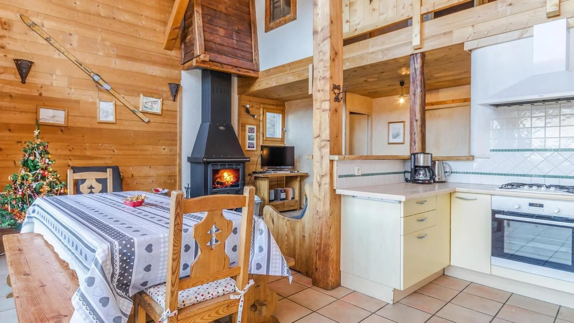 Modern Chalet Just 350 M From The Ski Lifts Peisey-Nancroix